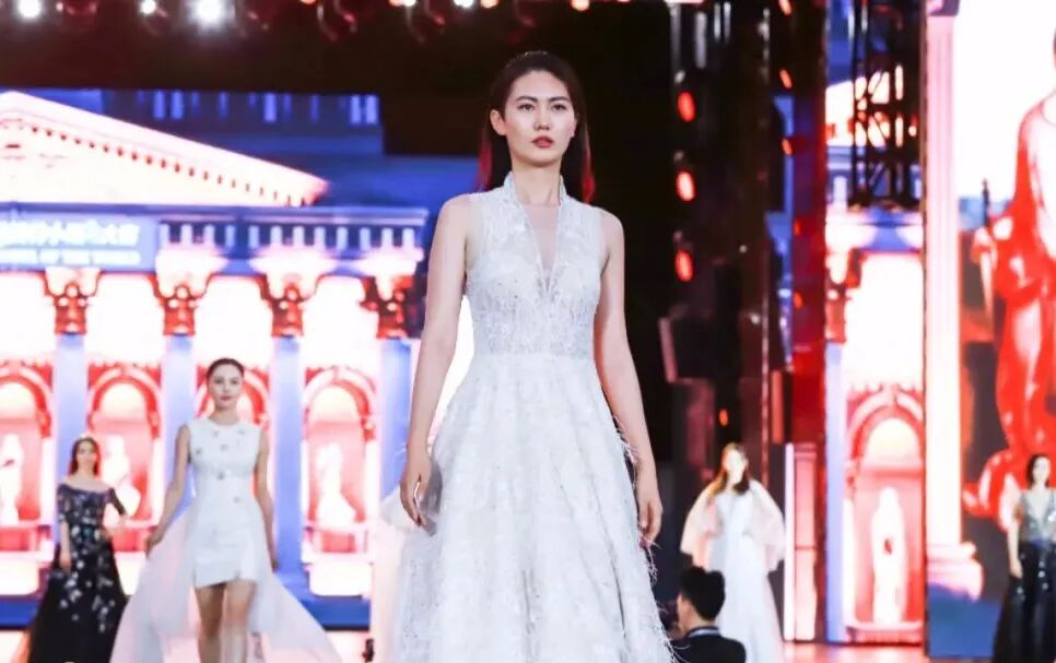 “电梯门”后向妻子转238亿！胜宏科技，又给所有老板上了一课
